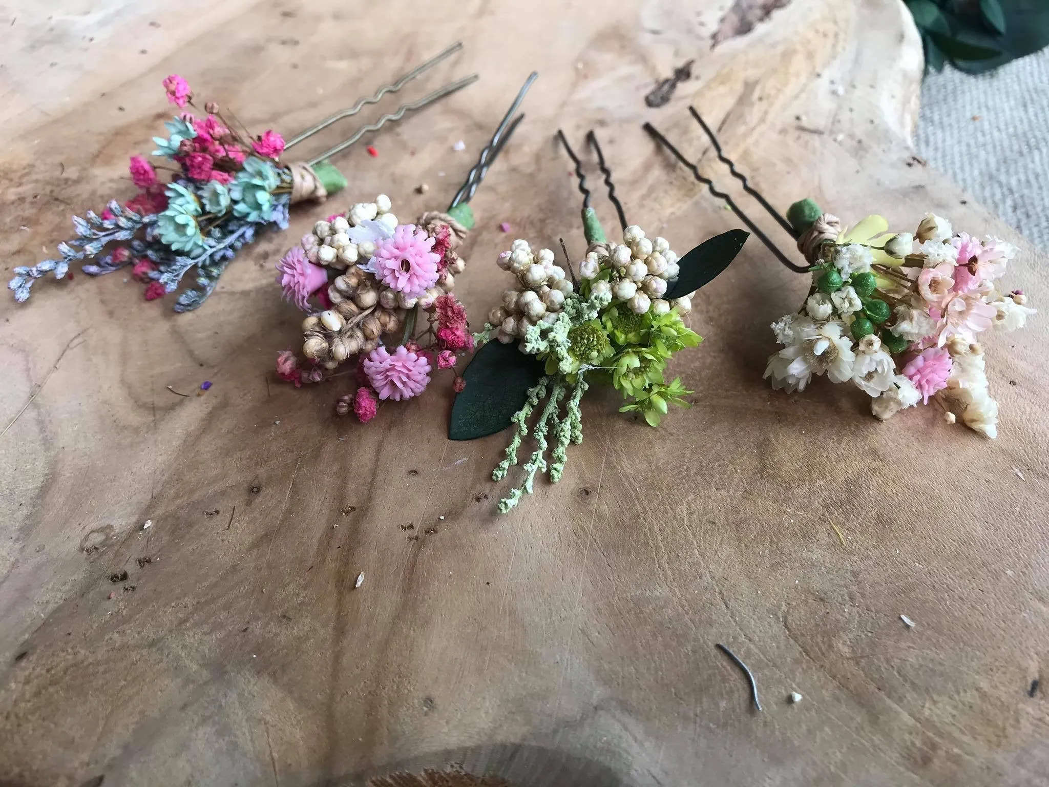 Colourful flower hairpins for wedding