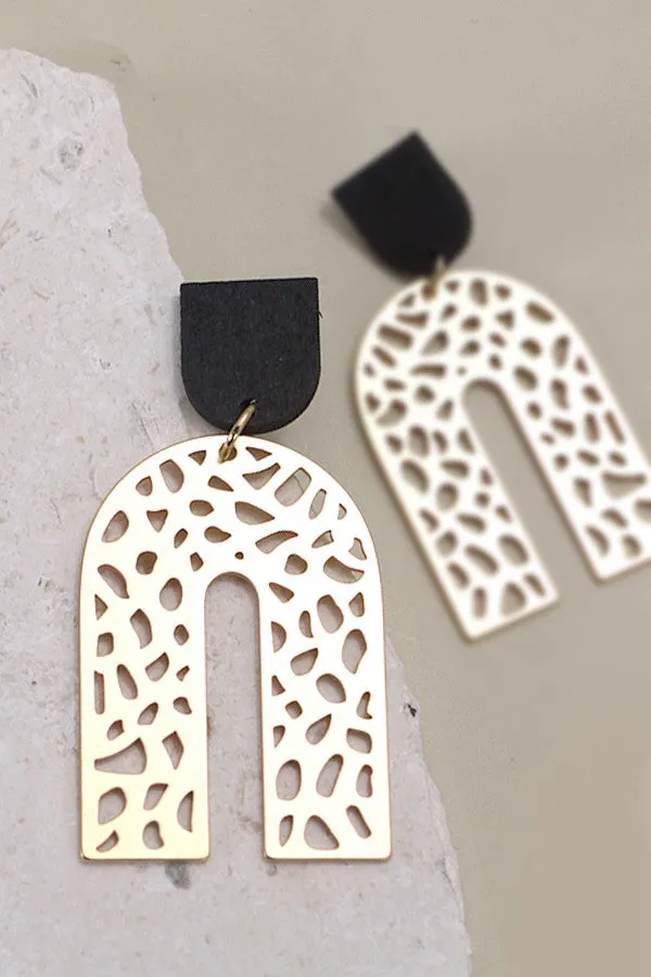 LUX CUTOUT U SHAPE EARRINGS