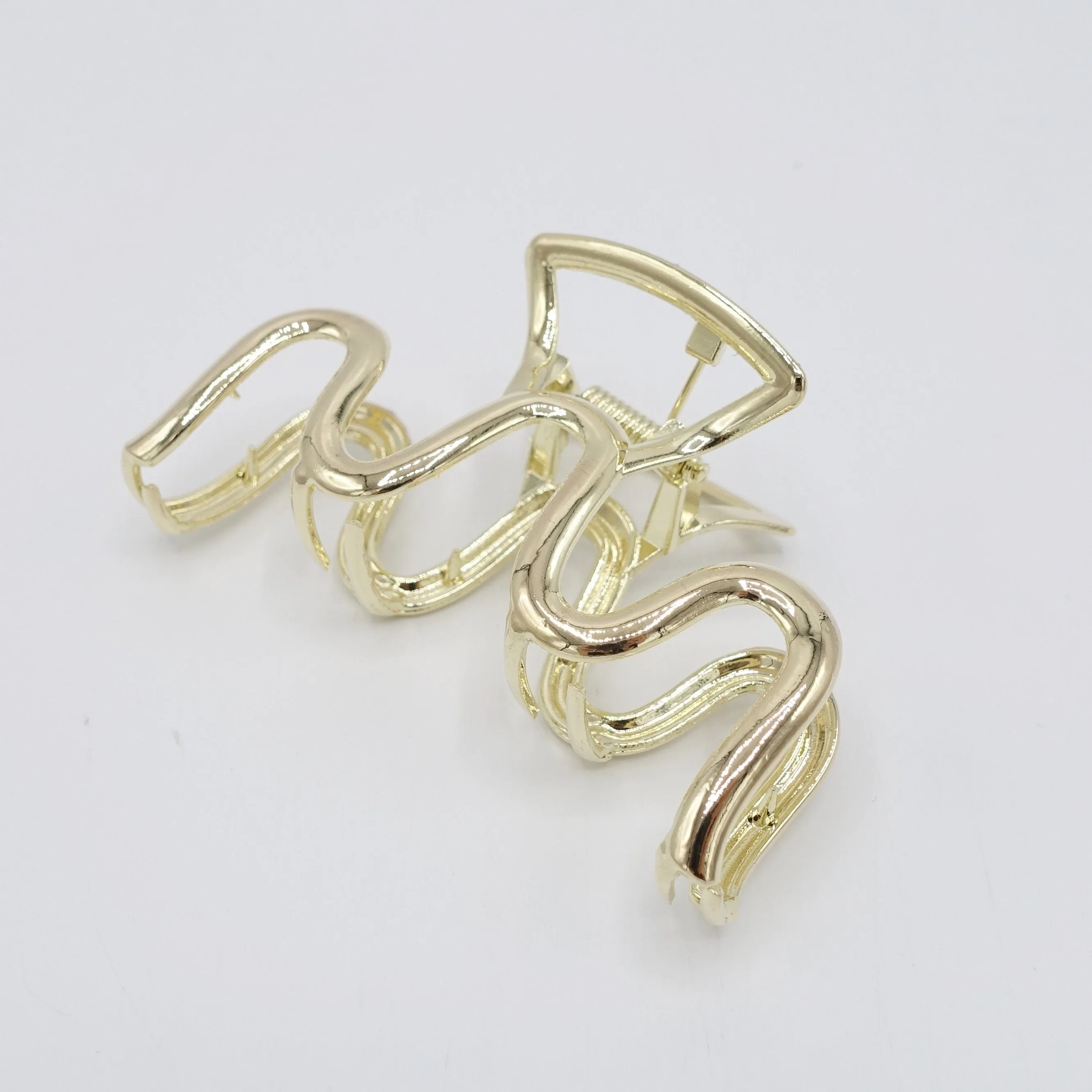 metal wave hair claw minimal hair accessory for women