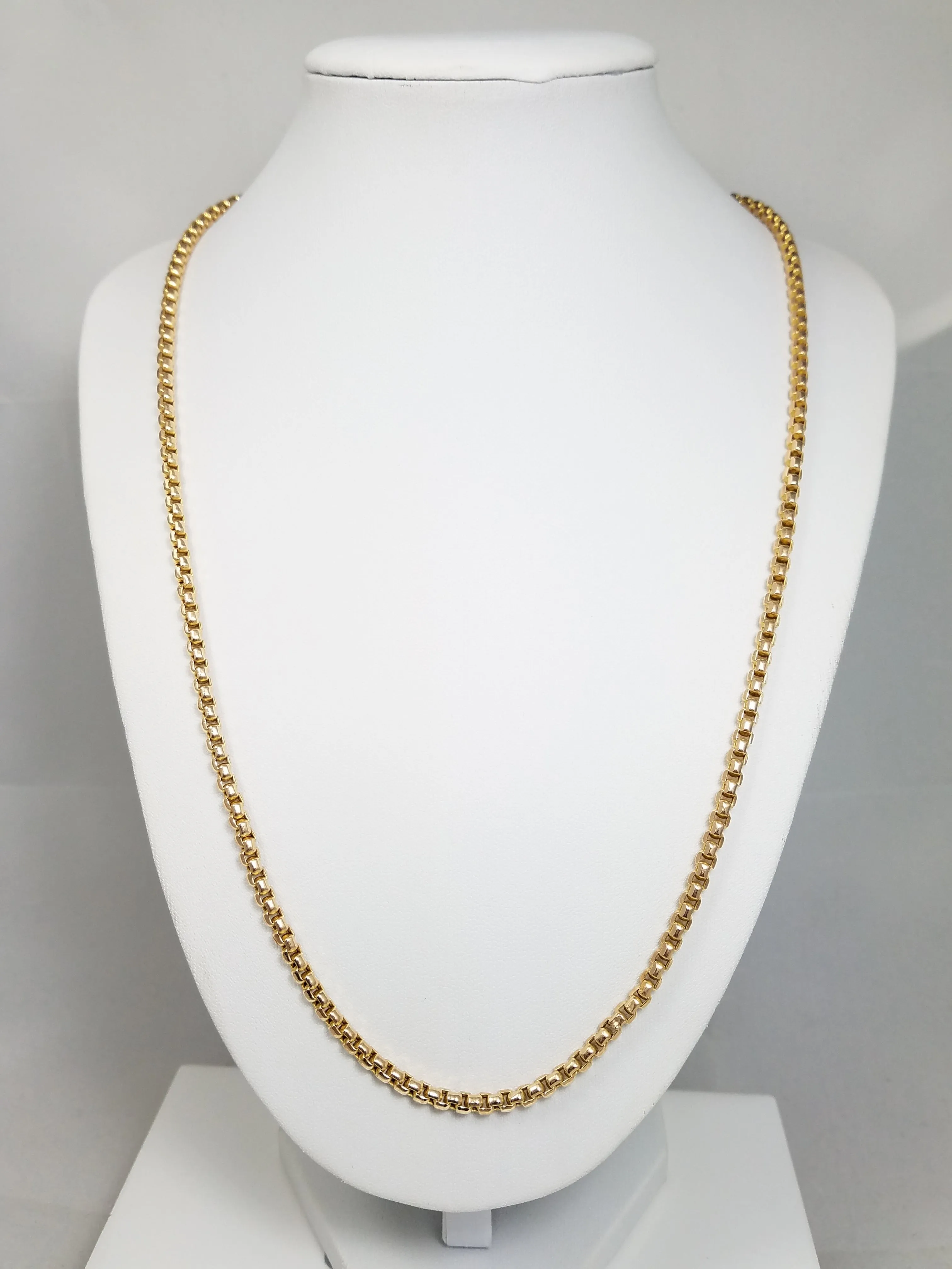 Stylish 22.5" 10k Yellow Gold Round Box Link Chain Necklace