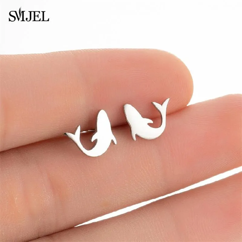 Stylish Earrings: Shark Motive in different colors